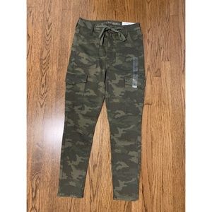 NWT Adorable Camo Pants w/ Cargo Pockets!!!😍
